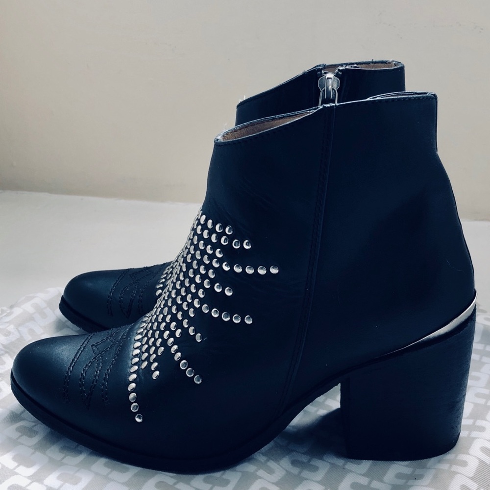 Sole Child Studded Booties Sz. 6.5